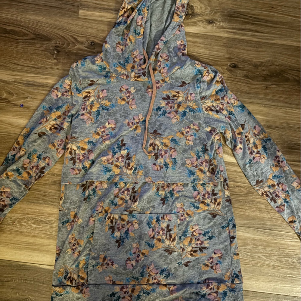 Latched mama light weight pullover